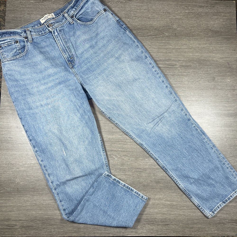 Abercrombie & Fitch The 90s Straight Ultra High Rise Jeans Size 14S Curve Love